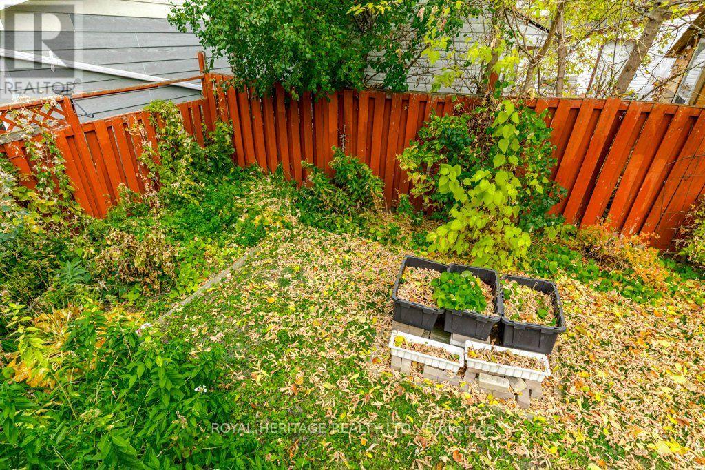 14 Stewart Place, Peterborough (Town Ward 3), Ontario  K9J 3L9 - Photo 32 - X14133130