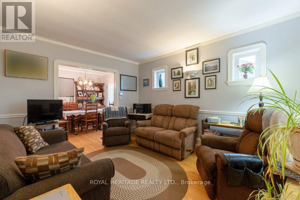 14 Stewart Place, Peterborough (Town Ward 3), Ontario  K9J 3L9 - Photo 5 - X14133130