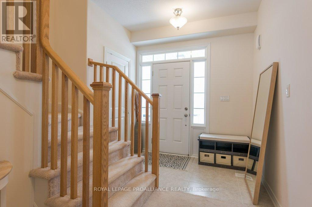 477 Grange Way, Peterborough (Northcrest Ward 5), Ontario  K9H 0H8 - Photo 3 - X14133434