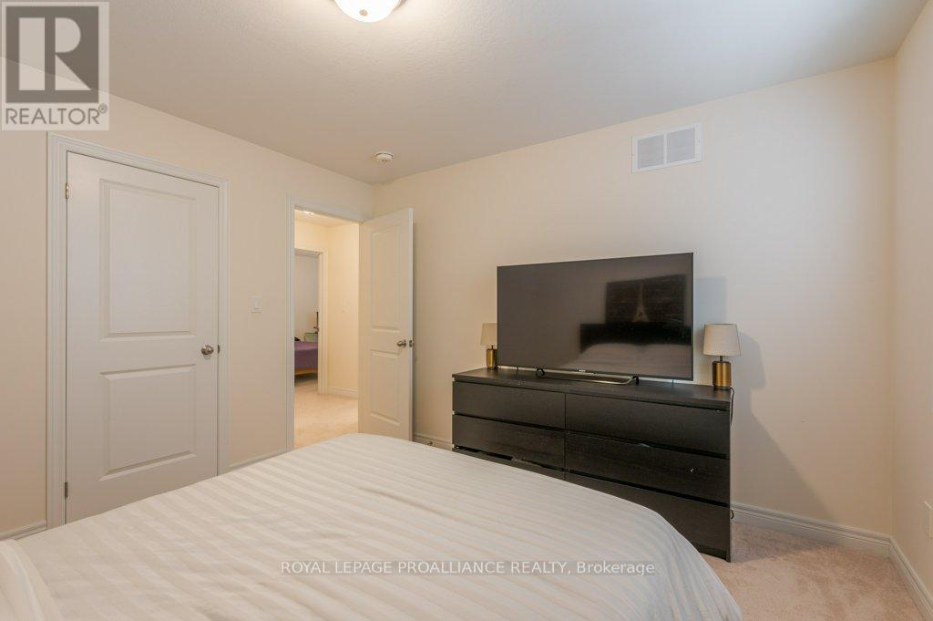 477 Grange Way, Peterborough (Northcrest Ward 5), Ontario  K9H 0H8 - Photo 33 - X14133434