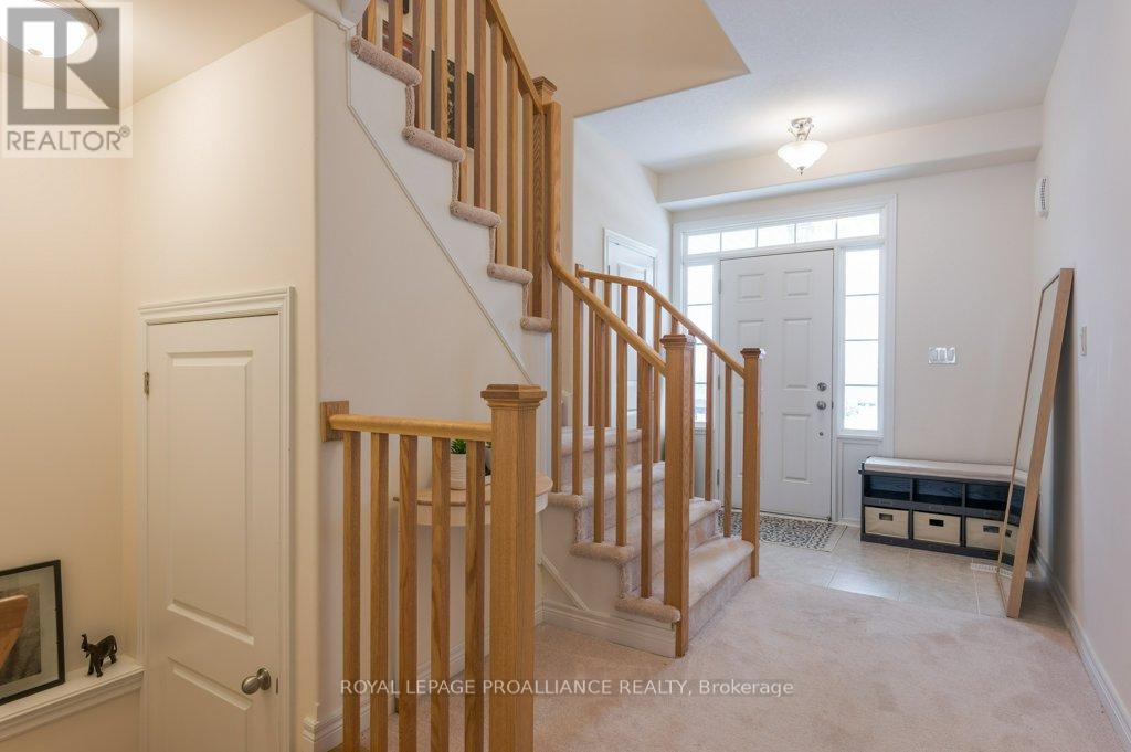 477 Grange Way, Peterborough (Northcrest Ward 5), Ontario  K9H 0H8 - Photo 4 - X14133434