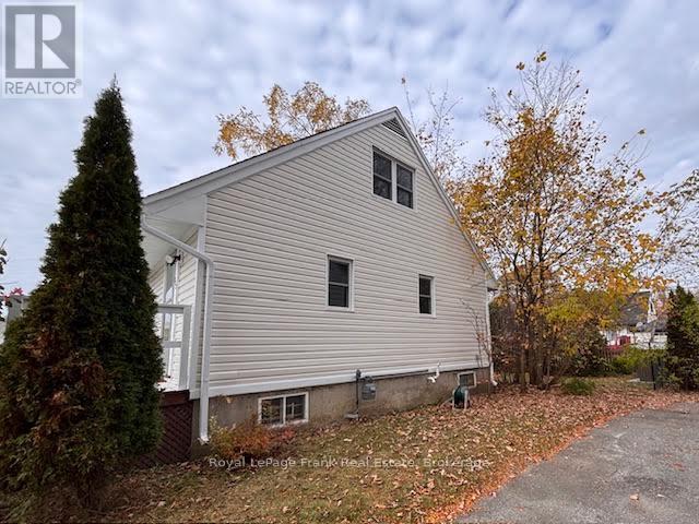 722 Gillespie Avenue, Peterborough (Otonabee Ward 1), Ontario  K9J 4B7 - Photo 19 - X14133724