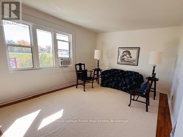 722 Gillespie Avenue, Peterborough (Otonabee Ward 1), Ontario  K9J 4B7 - Photo 4 - X14133724