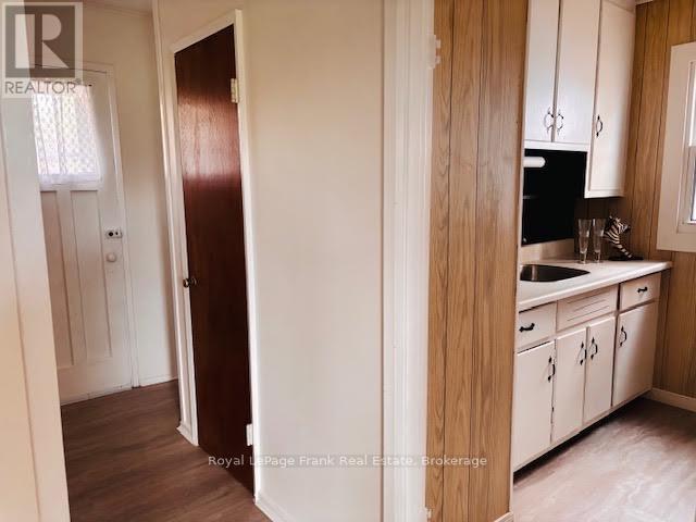 722 Gillespie Avenue, Peterborough (Otonabee Ward 1), Ontario  K9J 4B7 - Photo 6 - X14133724