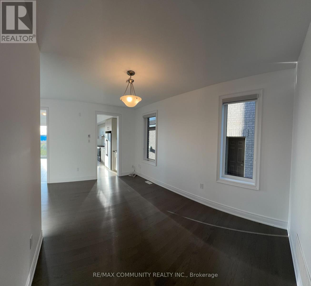 6 Wesley Brooks Street, Clarington (Newcastle), Ontario  L1B 0W4 - Photo 2 - E14134674
