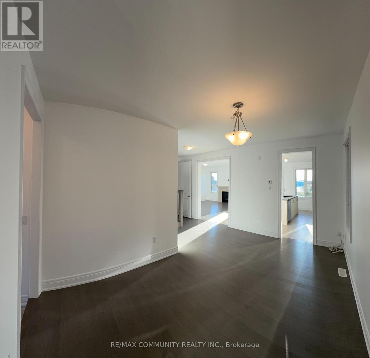 6 Wesley Brooks Street, Clarington (Newcastle), Ontario  L1B 0W4 - Photo 3 - E14134674