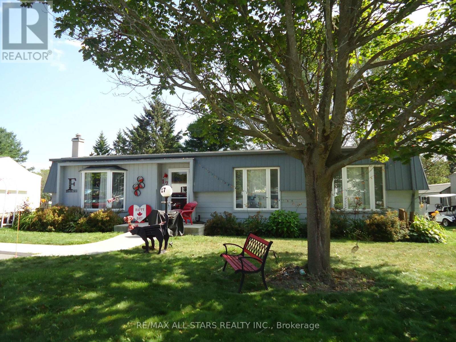 17 Pineridge Court, Clarington (Newcastle), Ontario  L1B 1B9 - Photo 5 - E14135472