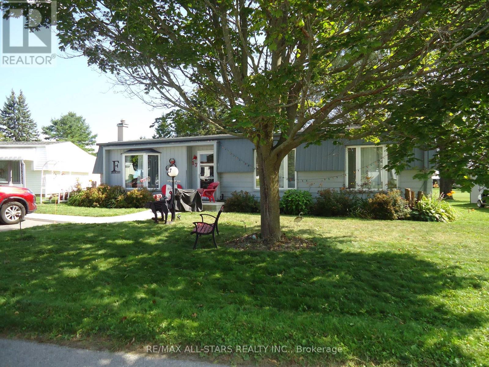 17 Pineridge Court, Clarington (Newcastle), Ontario  L1B 1B9 - Photo 6 - E14135472